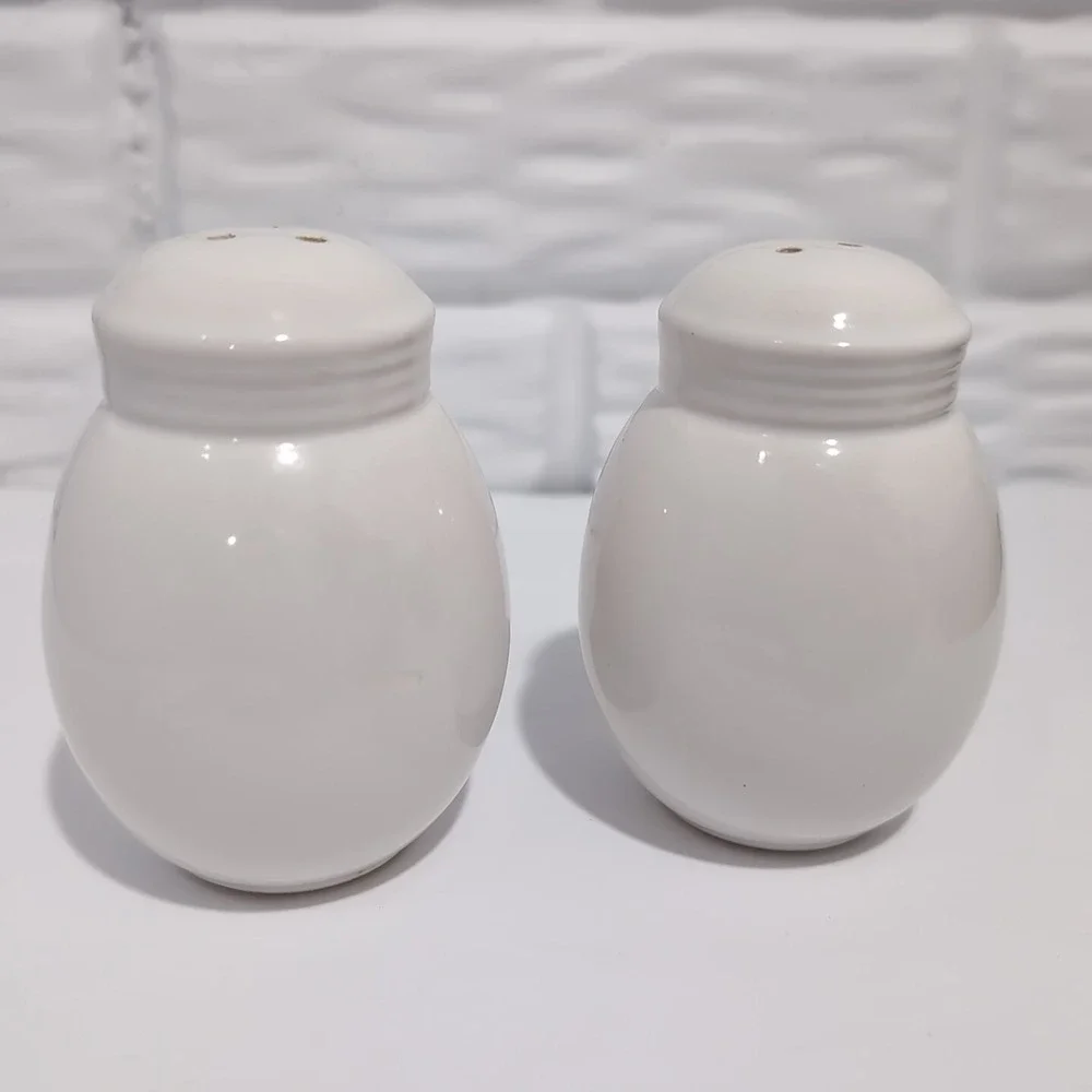 Vintage 80's Ceramic Salt & Pepper Set Flowers in Basket Pink Ribbon Cottagcore